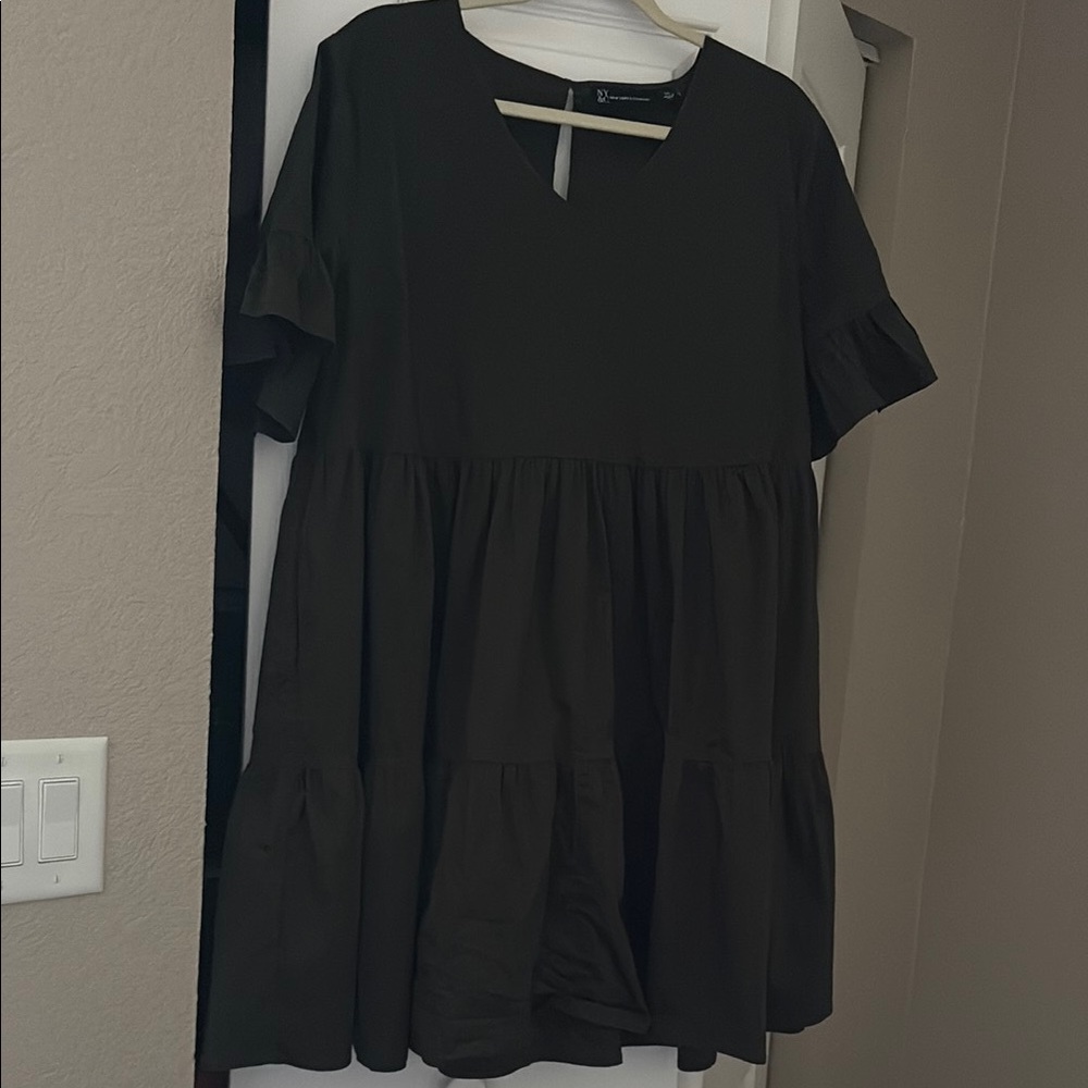 New York & Company Green Short Sleeve Boxy Tunic